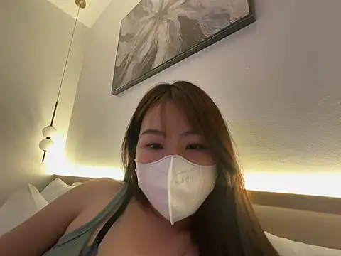 Snapshot of Onee-Chew chatting on June 2026 04:44:01 PM Onee-Chew online show from June 2026 04:44:01 PM
