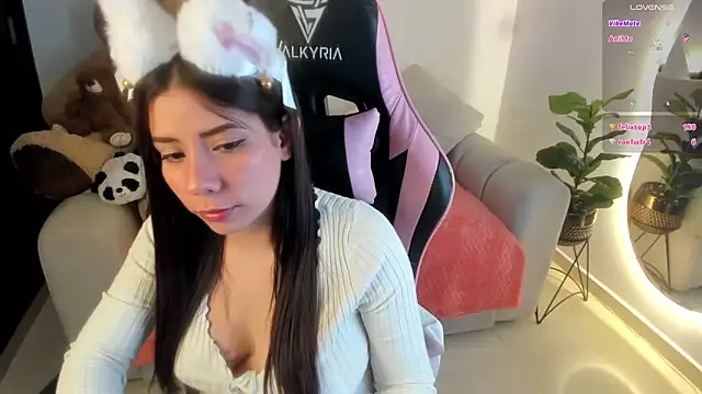 Snapshot of eval_lee18 chatting on February 2025 09:00:02 AM eval lee18 online show from February 2025 09:00:02 AM