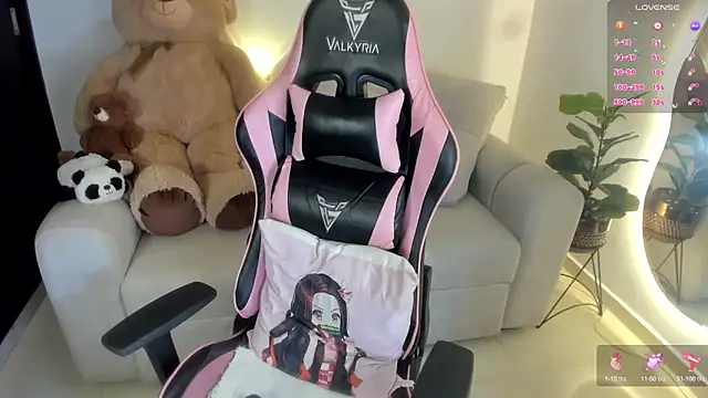 Snapshot of eval_lee18 chatting on March 2025 11:04:02 PM eval lee18 online show from March 2025 11:04:02 PM