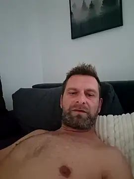 Snapshot of Mjn34 chatting on November 2025 06:47:01 AM Mjn34 online show from November 2025 06:47:01 AM