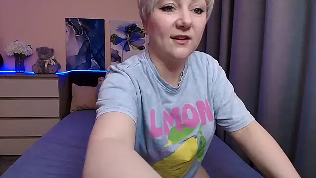 BlondPearl online show from July 2026 08:37:01 PM