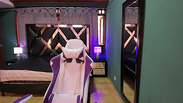 Linda4Petite online show from February 2025 06:10:02 PM