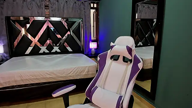 Linda4Petite online show from March 2025 01:16:02 PM