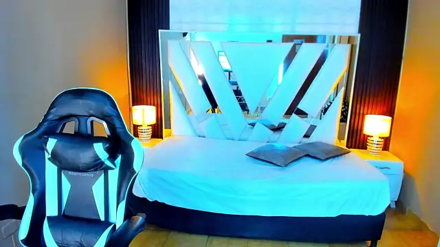 Linda4Petite online show from January 2026 06:34:01 PM