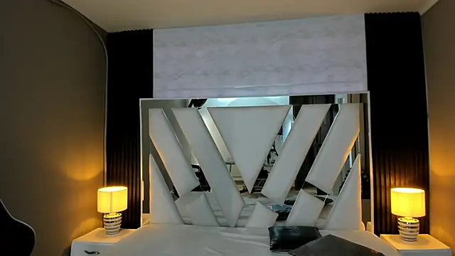 Linda4Petite online show from February 2026 06:14:01 PM