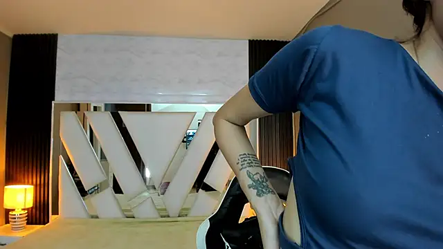 Snapshot of Linda4Petite chatting on March 2026 06:22:02 PM Linda4Petite online show from March 2026 06:22:02 PM