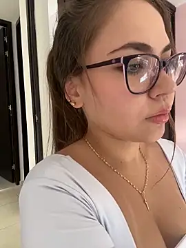 NatashaCruz- online show from November 2025 08:43:01 PM