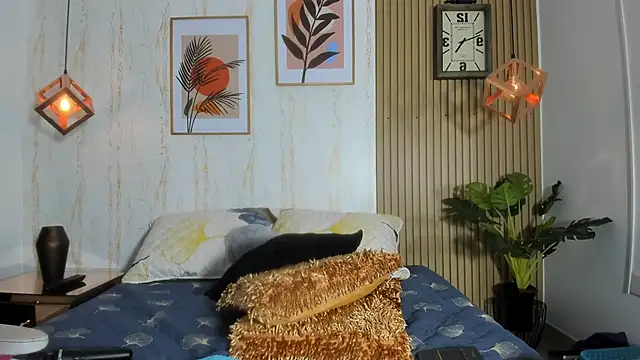 CameronCollins  online show from February 2025 09:49:01 PM