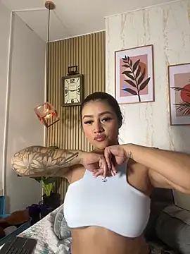 CameronCollins  online show from March 2025 07:49:02 PM