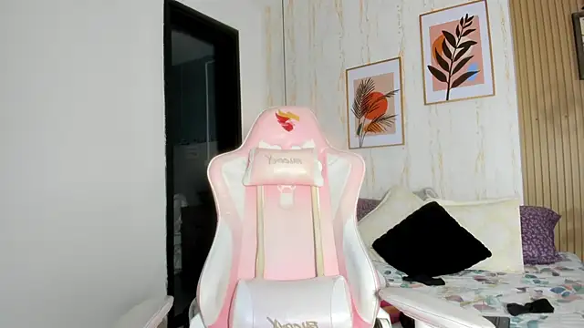 CameronCollins  online show from March 2025 10:58:01 PM