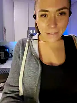 Ellie-L-Elizabeth online show from January 2025 11:58:02 AM