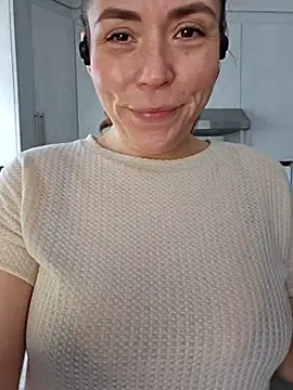 Ellie-L-Elizabeth online show from February 2025 09:21:02 PM