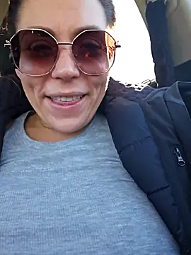 Ellie-L-Elizabeth online show from November 2025 04:08:02 PM