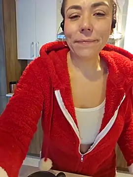 Ellie-L-Elizabeth online show from December 2025 05:20:01 PM