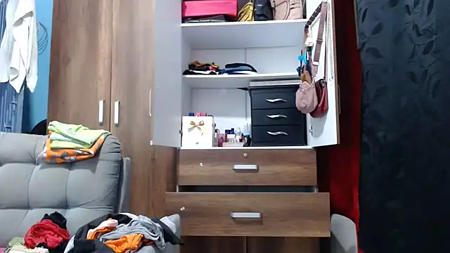 Snapshot of sabrinagee321930 chatting on March 2025 11:18:02 AM sabrinagee321930 online show from March 2025 11:18:02 AM