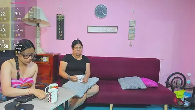 lesbiancuple online show from September 2025 12:18:01 PM