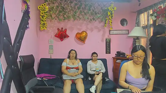 Snapshot of lesbiancuple chatting on March 2026 12:00:01 PM lesbiancuple online show from March 2026 12:00:01 PM