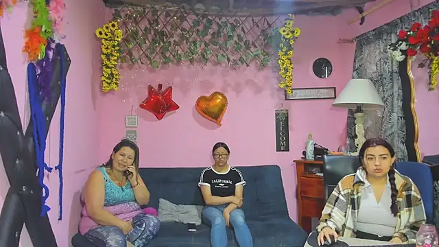 Snapshot of lesbiancuple chatting on March 2026 11:55:02 AM lesbiancuple online show from March 2026 11:55:02 AM