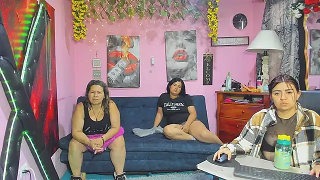 Snapshot of lesbiancuple chatting on April 2026 11:59:01 AM lesbiancuple online show from April 2026 11:59:01 AM