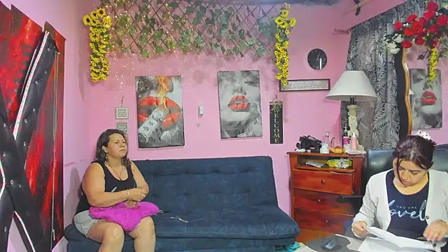 Snapshot of lesbiancuple chatting on April 2026 11:49:01 AM lesbiancuple online show from April 2026 11:49:01 AM