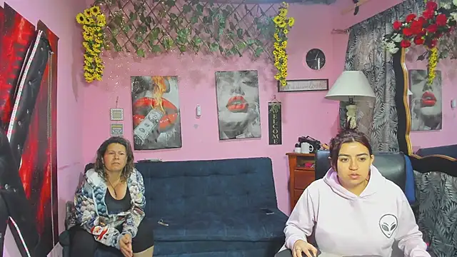 Snapshot of lesbiancuple chatting on April 2026 11:55:02 AM lesbiancuple online show from April 2026 11:55:02 AM