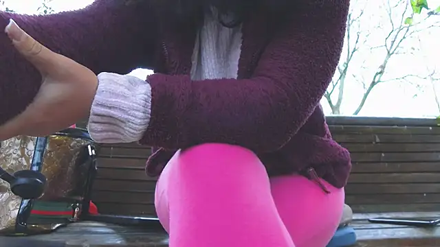 Snapshot of SquirtyMellissaLabia chatting on November 2025 06:46:02 AM SquirtyMellissaLabia online show from November 2025 06:46:02 AM