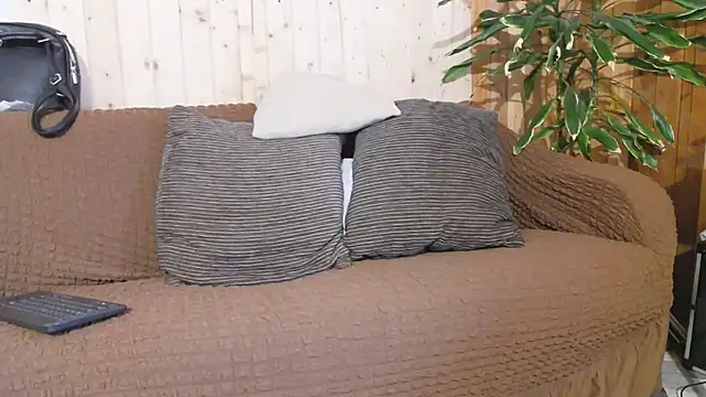 Snapshot of SquirtyMellissaLabia chatting on November 2025 07:33:02 AM SquirtyMellissaLabia online show from November 2025 07:33:02 AM