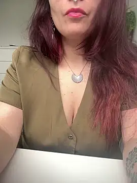 Snapshot of LunaMoongirl chatting on December 2024 09:50:02 AM LunaMoongirl online show from December 2024 09:50:02 AM