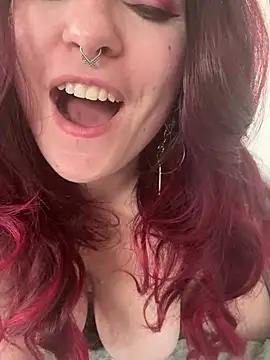 Snapshot of LunaMoongirl chatting on December 2024 01:22:02 PM LunaMoongirl online show from December 2024 01:22:02 PM