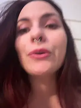 Snapshot of LunaMoongirl chatting on January 2025 04:44:01 PM LunaMoongirl online show from January 2025 04:44:01 PM