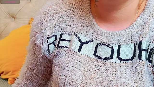 Snapshot of KarinaNoir chatting on January 2026 05:01:01 AM KarinaNoir online show from January 2026 05:01:01 AM