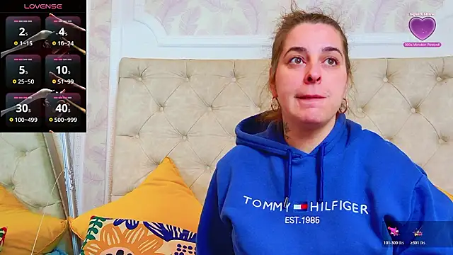 Snapshot of KarinaNoir chatting on February 2026 05:02:01 AM KarinaNoir online show from February 2026 05:02:01 AM