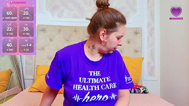 Snapshot of KarinaNoir chatting on February 2026 05:13:02 AM KarinaNoir online show from February 2026 05:13:02 AM