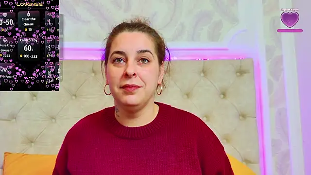 Snapshot of KarinaNoir chatting on February 2026 05:03:02 AM KarinaNoir online show from February 2026 05:03:02 AM