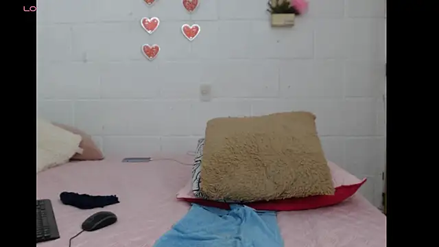 Snapshot of Dulce_Anita chatting on November 2025 07:30:02 AM Dulce Anita online show from November 2025 07:30:02 AM