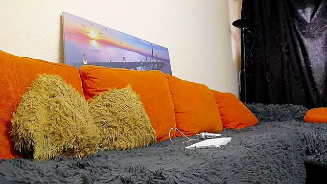 MichaelWills online show from February 2025 09:22:01 AM