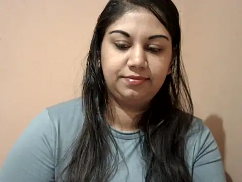 Snapshot of bellachow10 chatting on July 2026 06:05:01 AM bellachow10 online show from July 2026 06:05:01 AM