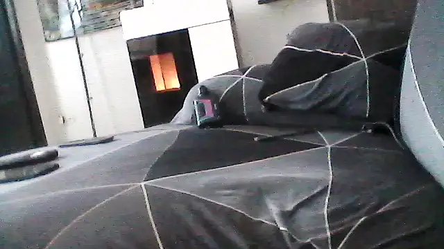 Snapshot of mickzizi chatting on February 2026 09:25:02 AM mickzizi online show from February 2026 09:25:02 AM