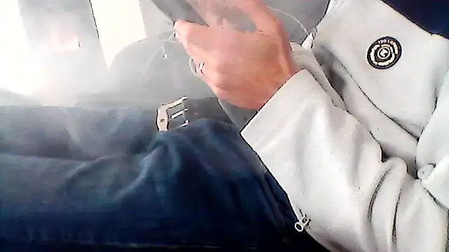 Snapshot of mickzizi chatting on April 2026 09:40:02 AM mickzizi online show from April 2026 09:40:02 AM