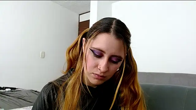 Juls winter  online show from April 2026 06:09:02 PM