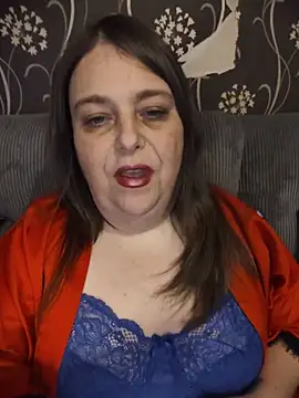 Snapshot of HouseWifeWhore_Milf chatting on June 2026 04:11:01 AM HouseWifeWhore Milf online show from June 2026 04:11:01 AM