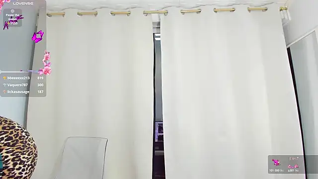 Snapshot of Sarabecker chatting on December 2024 03:17:01 PM Sarabecker online show from December 2024 03:17:01 PM