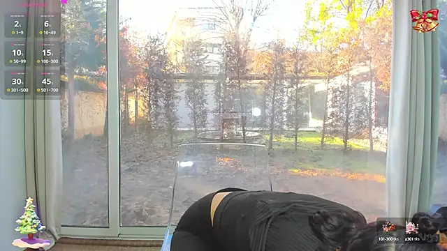 Snapshot of Sarabecker chatting on December 2024 10:19:02 AM Sarabecker online show from December 2024 10:19:02 AM