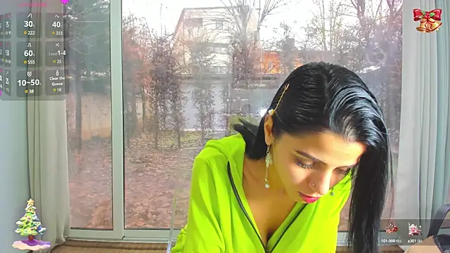 Snapshot of Sarabecker chatting on December 2024 10:06:02 AM Sarabecker online show from December 2024 10:06:02 AM