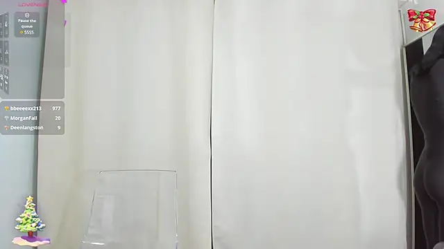 Snapshot of Sarabecker chatting on December 2024 03:23:01 PM Sarabecker online show from December 2024 03:23:01 PM