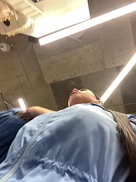 CrazzyChicks online show from September 2025 04:23:02 AM