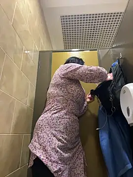 CrazzyChicks online show from September 2025 06:15:02 AM