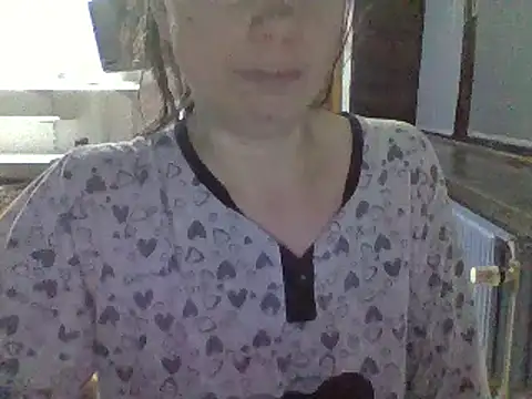Snapshot of Moi_Lina chatting on October 2025 10:42:02 PM Moi Lina online show from October 2025 10:42:02 PM