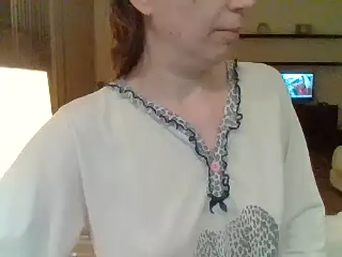 Snapshot of Moi_Lina chatting on June 2026 10:07:01 PM Moi Lina online show from June 2026 10:07:01 PM