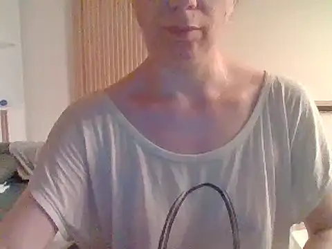 Snapshot of Moi_Lina chatting on August 2026 10:23:02 PM Moi Lina online show from August 2026 10:23:02 PM